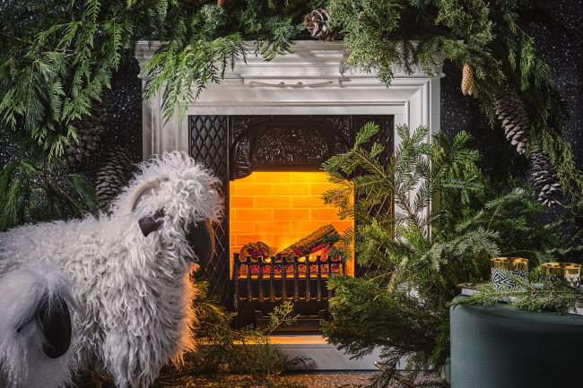 Каминокомплект Chelsea - Орех (Ширина 1150 см) с очагом Symphony 26'' DF2624L-INT