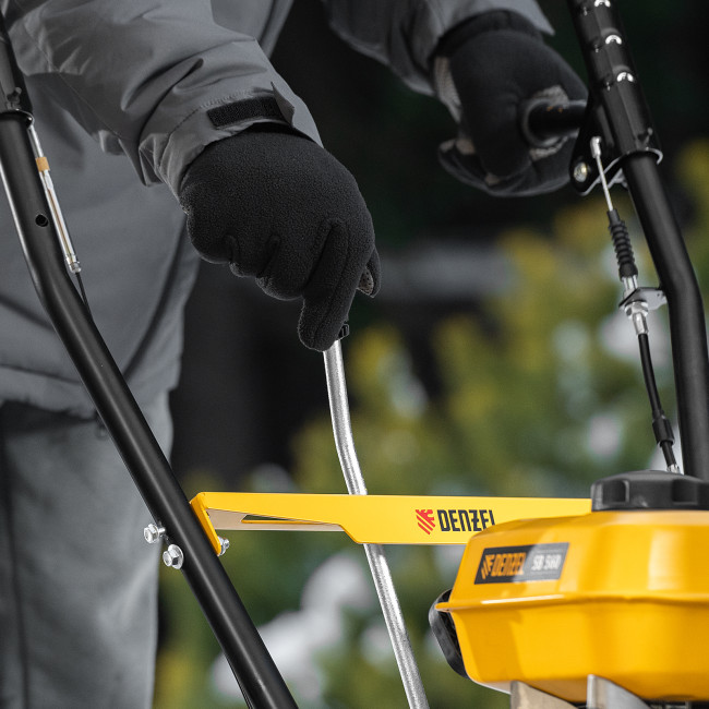 Бензиновая снегоуборочная машина SB 560, 212 cc, ручной старт Denzel