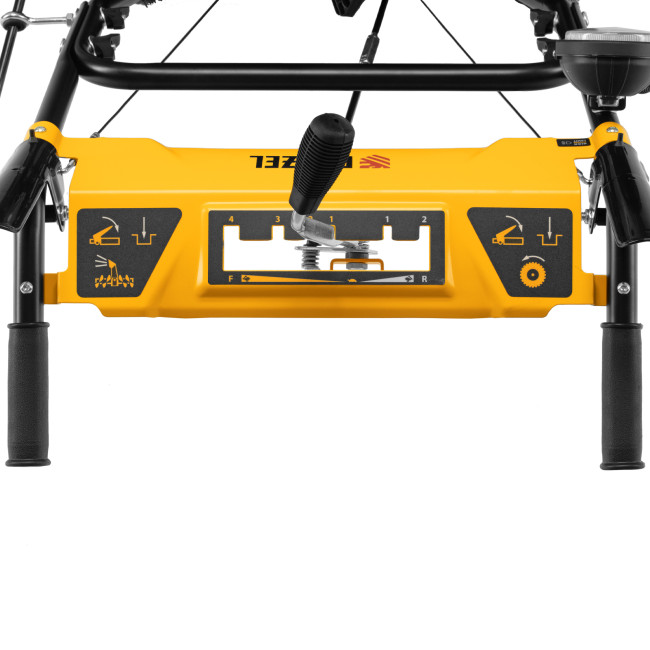 Бензиновая снегоуборочная машина SBM 610, 212 cc, ручной старт, фара Denzel