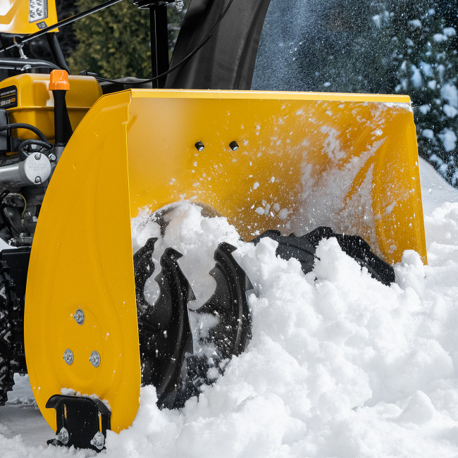 Бензиновая снегоуборочная машина SBM 610S PRO, 212 cc, электростартер, фара, обогрев Denzel