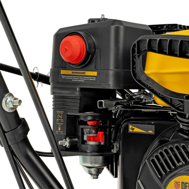 Гибридная снегоуборочная машина с функц. подметания SWB-600, 212 сс, руч. старт, 2 насадки Denzel