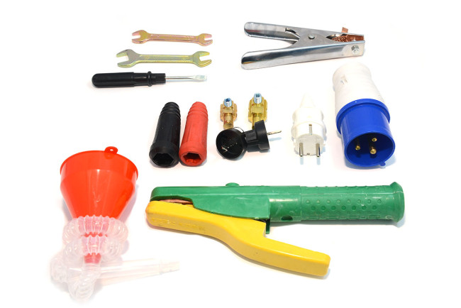 Инверторный дизельный сварочный генератор TSS DGW 7.0/250ED-R Инверторный дизельный сварочный генератор TSS DGW 7.0/250ED-R