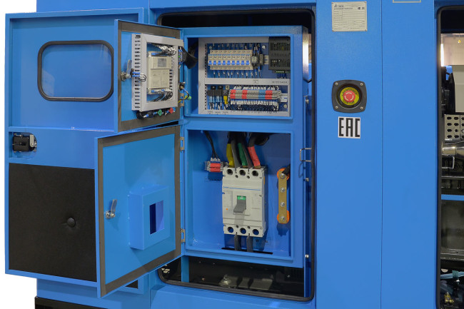 Дизельный генератор ТСС ЭД-150-Т400 с АВР в шумозащитном кожухе на прицепе Дизельный генератор ТСС ЭД-150-Т400 с АВР в шумозащитном кожухе на прицепе