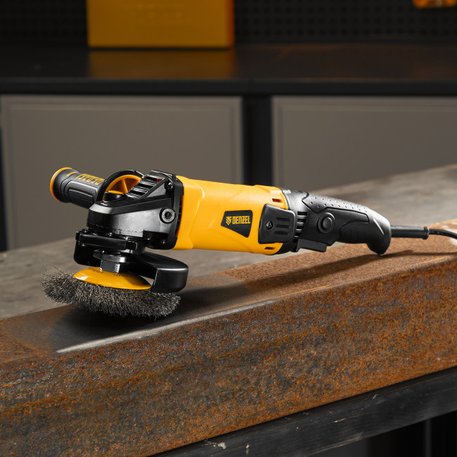 Машина шлифовальная угловая AG125-1100A, 1100 Вт, 125 мм, 3000-11000 об/мин Denzel Машина шлифовальная угловая AG125-1100A, 1100 Вт, 125 мм, 3000-11000 об/мин Denzel