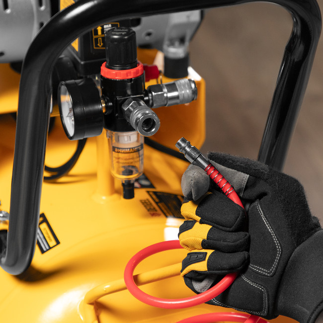 Компрессор безмасляный, малошумный DLS 1800/100,1800 Вт, 3x600, 100 л, 345 л/мин Denzel