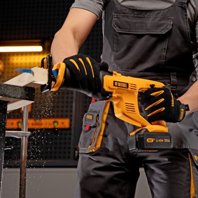 Пила сабельная аккумуляторная CRC-115-0, 18В Li-Ion Denzel Пила сабельная аккумуляторная CRC-115-0, 18В Li-Ion Denzel