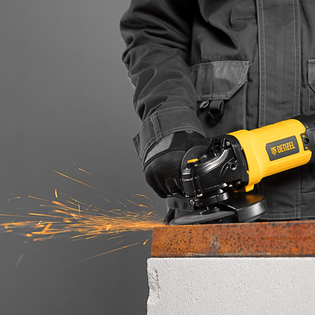 Машина шлифовальная угловая AGH125-1200A, 1200 Вт, 125 мм, 11000 об/мин Denzel Машина шлифовальная угловая AGH125-1200A, 1200 Вт, 125 мм, 11000 об/мин Denzel